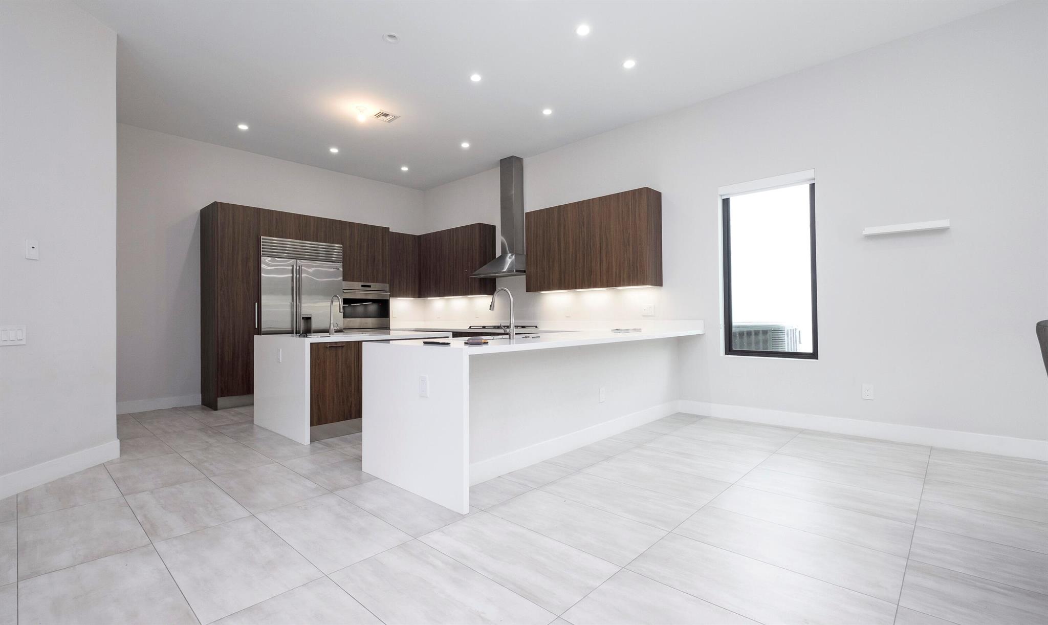 5663 W Brookfield Circle