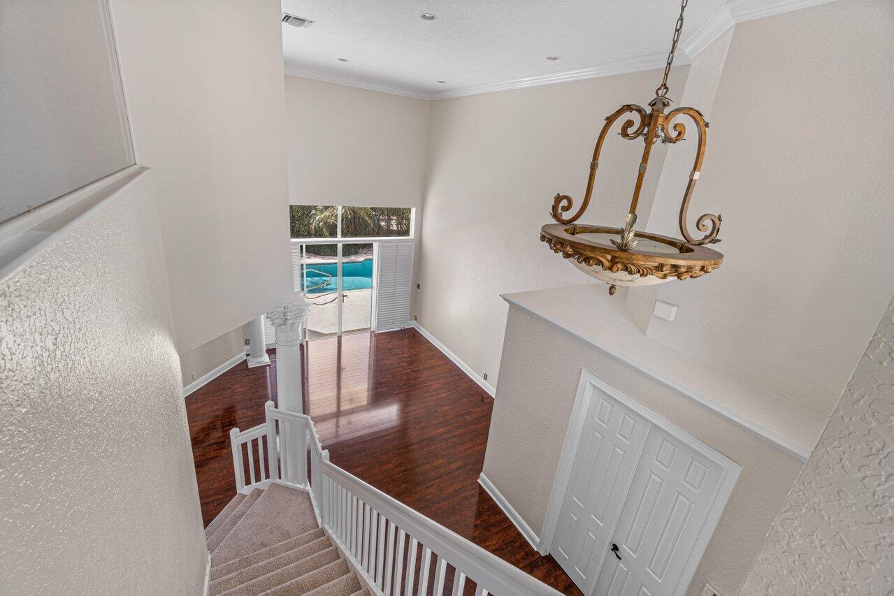 6135 Vista Linda Lane