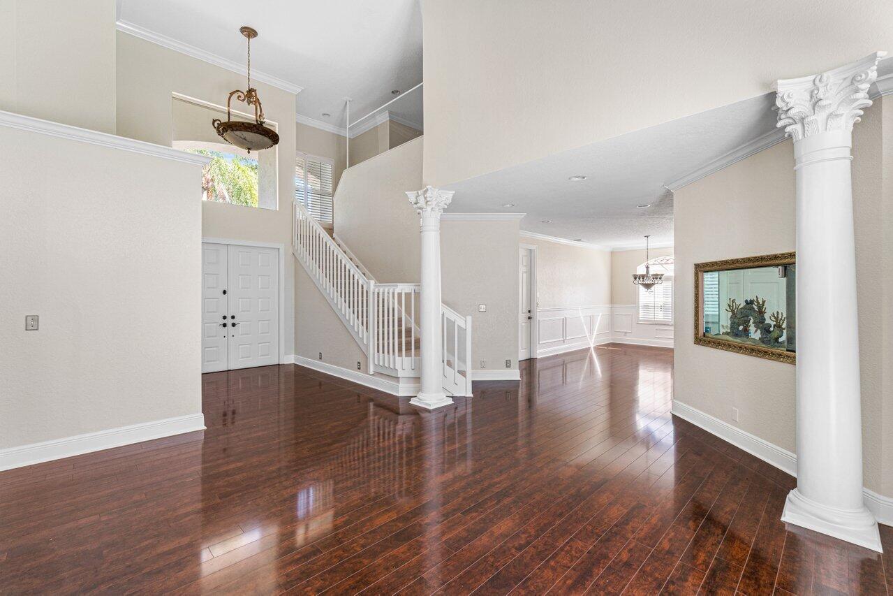 6135 Vista Linda Lane