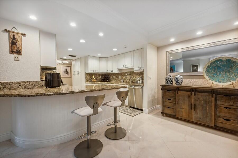 2200 S Ocean Boulevard 106