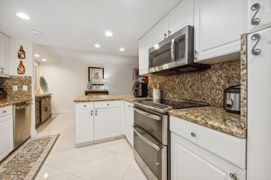 2200 S Ocean Boulevard 106