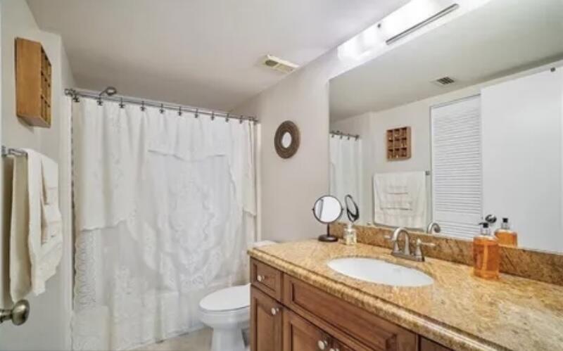 3576 N University Drive D-5