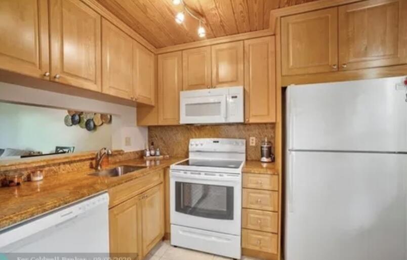 3576 N University Drive D-5