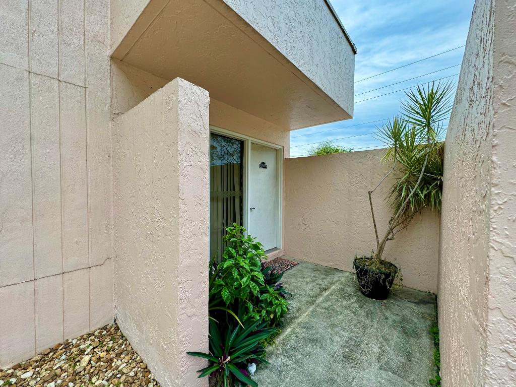 33 Deer Creek Road D106