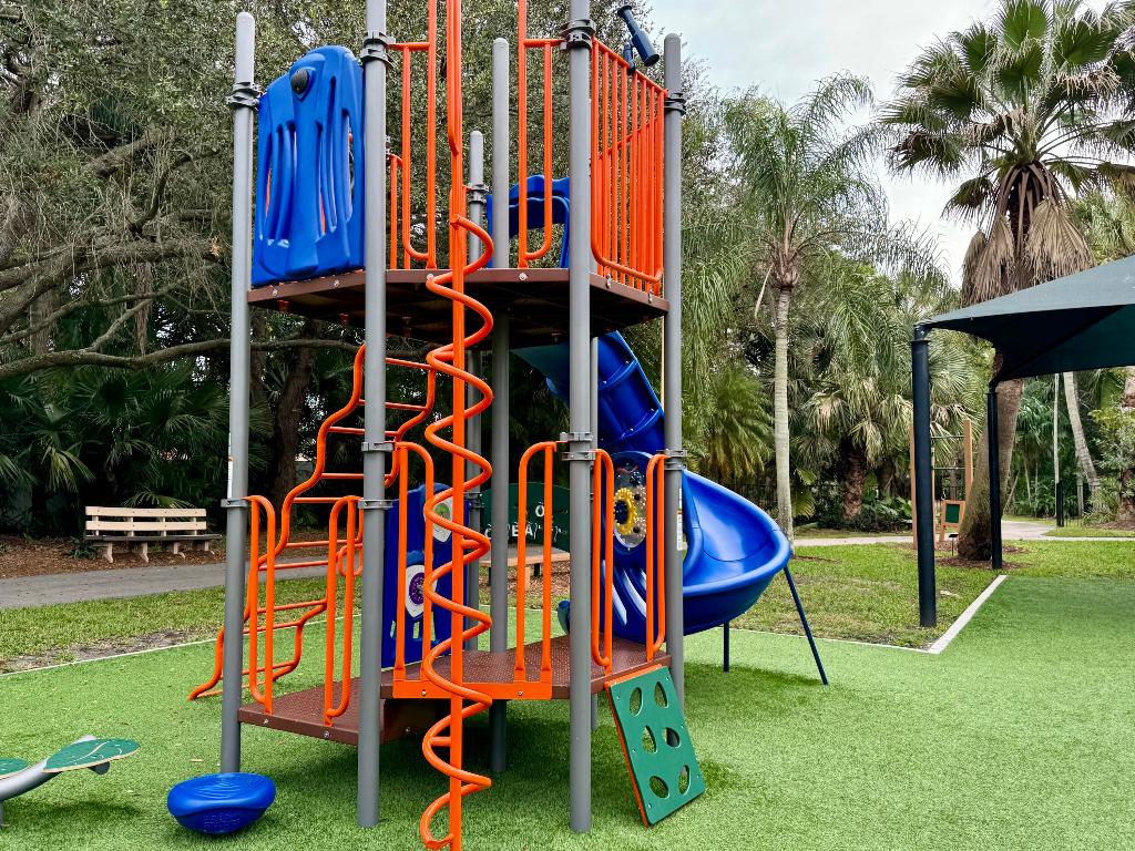 33 Deer Creek Road D106