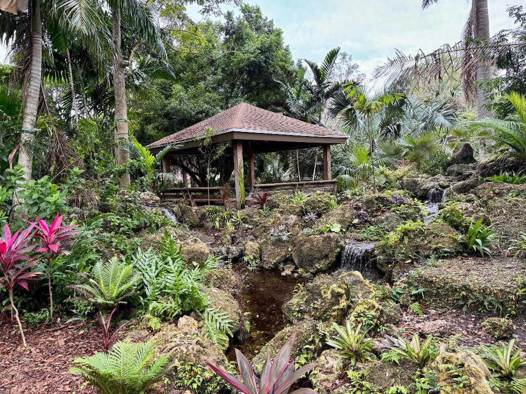 33 Deer Creek Road D106