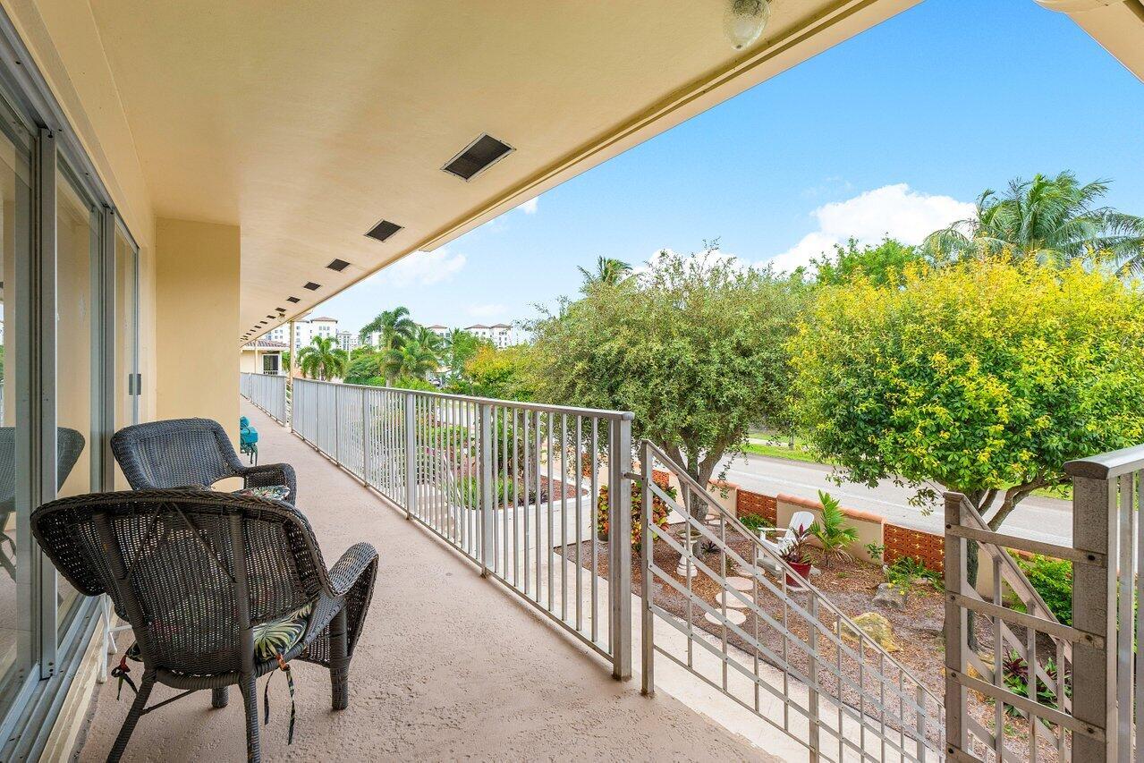 371 SW 8th Street 2-B-W