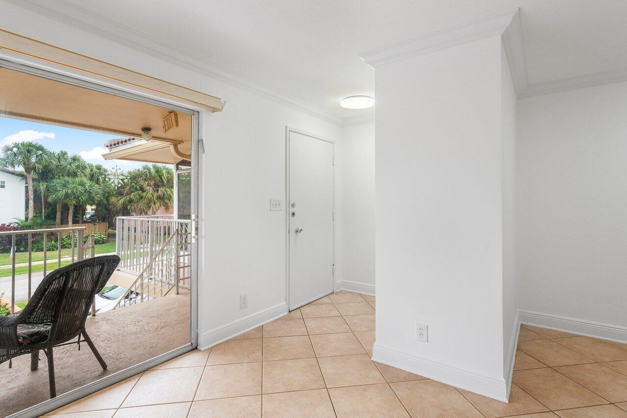 371 SW 8th Street 2-B-W