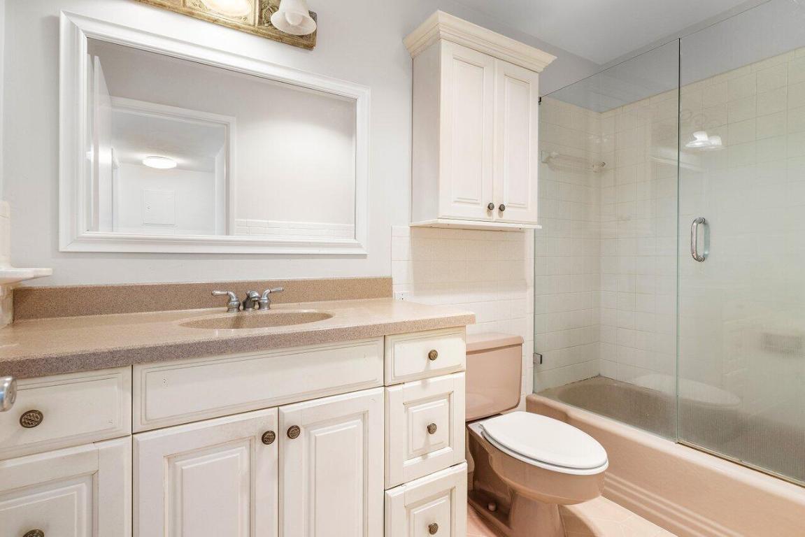 371 SW 8th Street 2-B-W