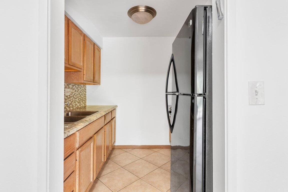 371 SW 8th Street 2-B-W