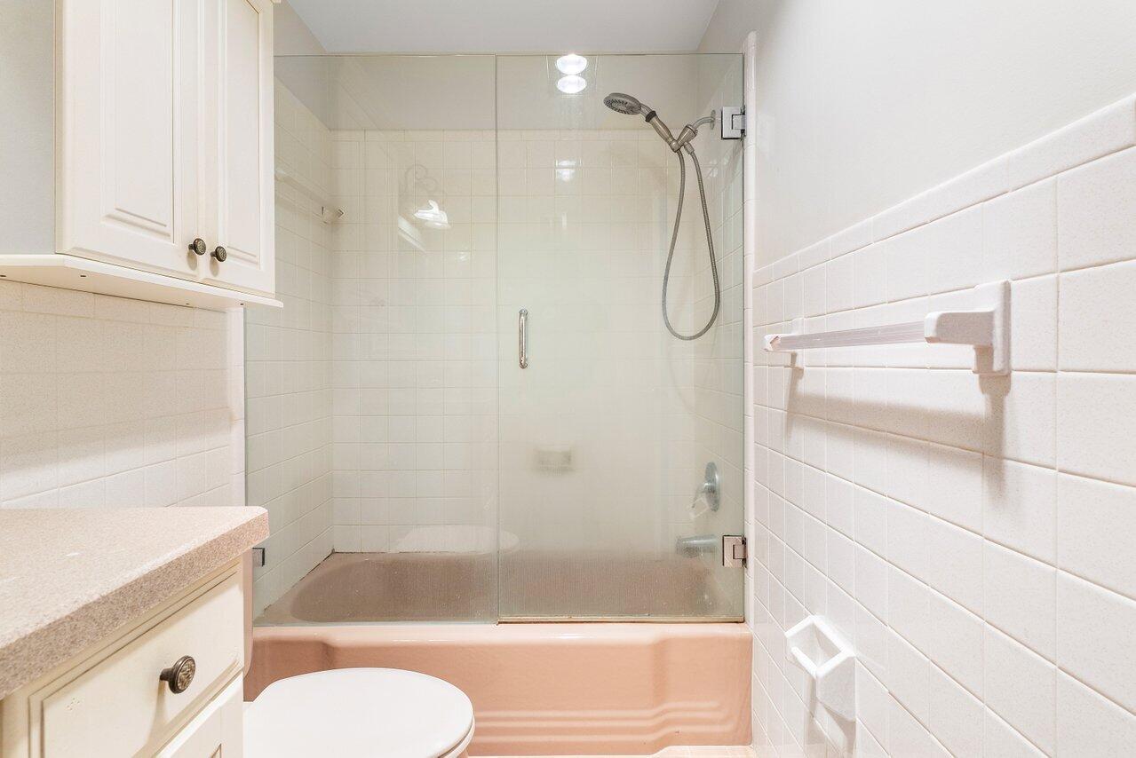 371 SW 8th Street 2-B-W