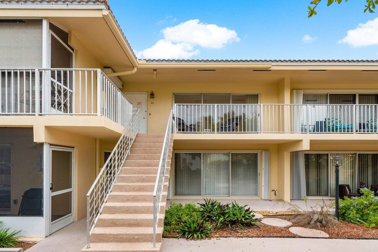 371 SW 8th Street 2-B-W