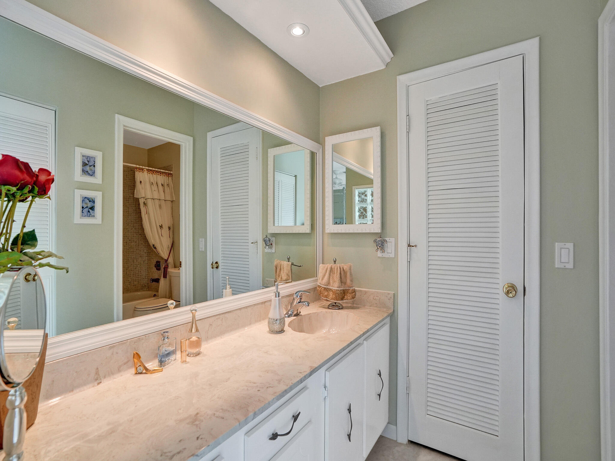 1120 Mahogany Way 204