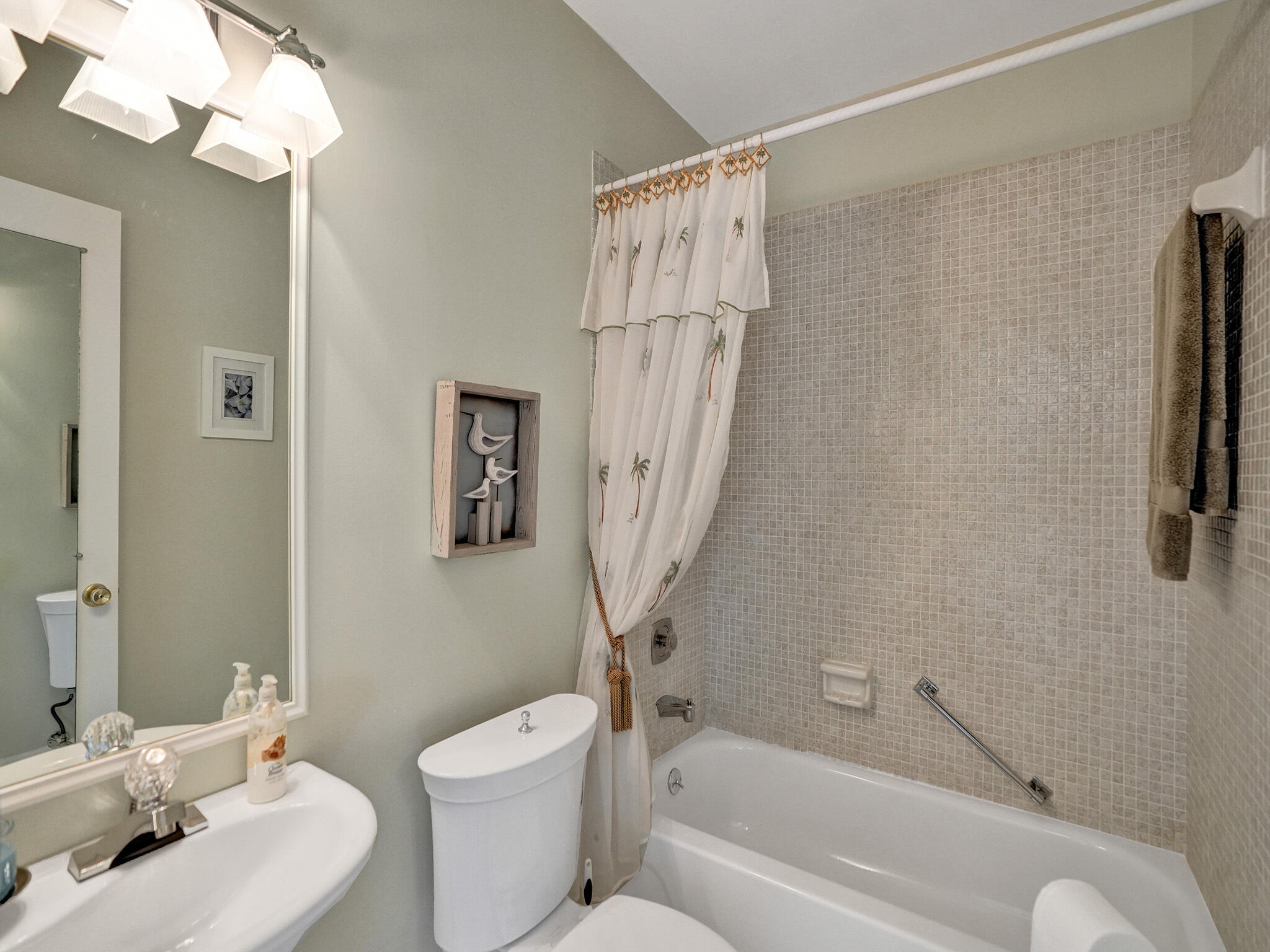 1120 Mahogany Way 204