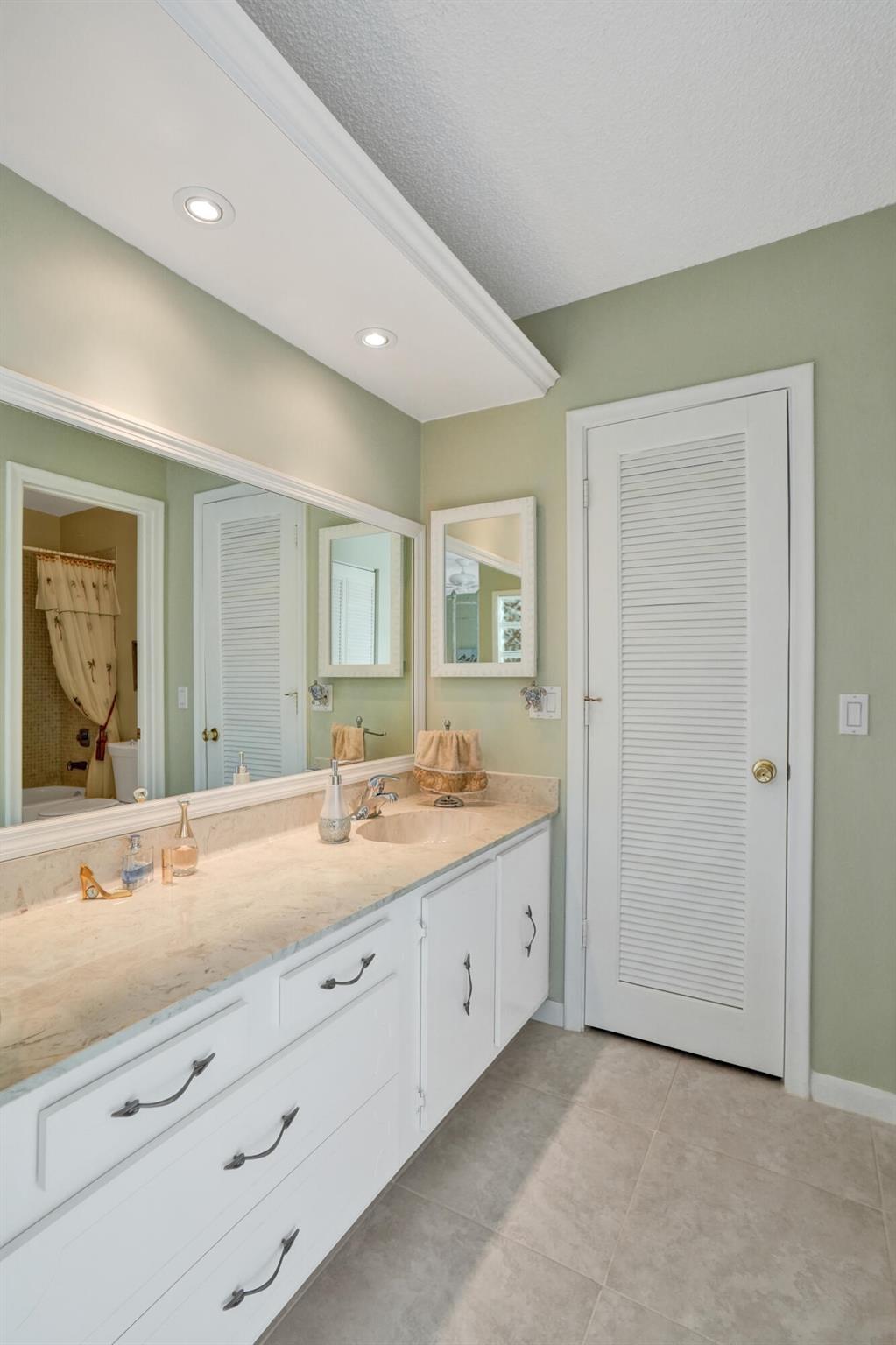 1120 Mahogany Way 204