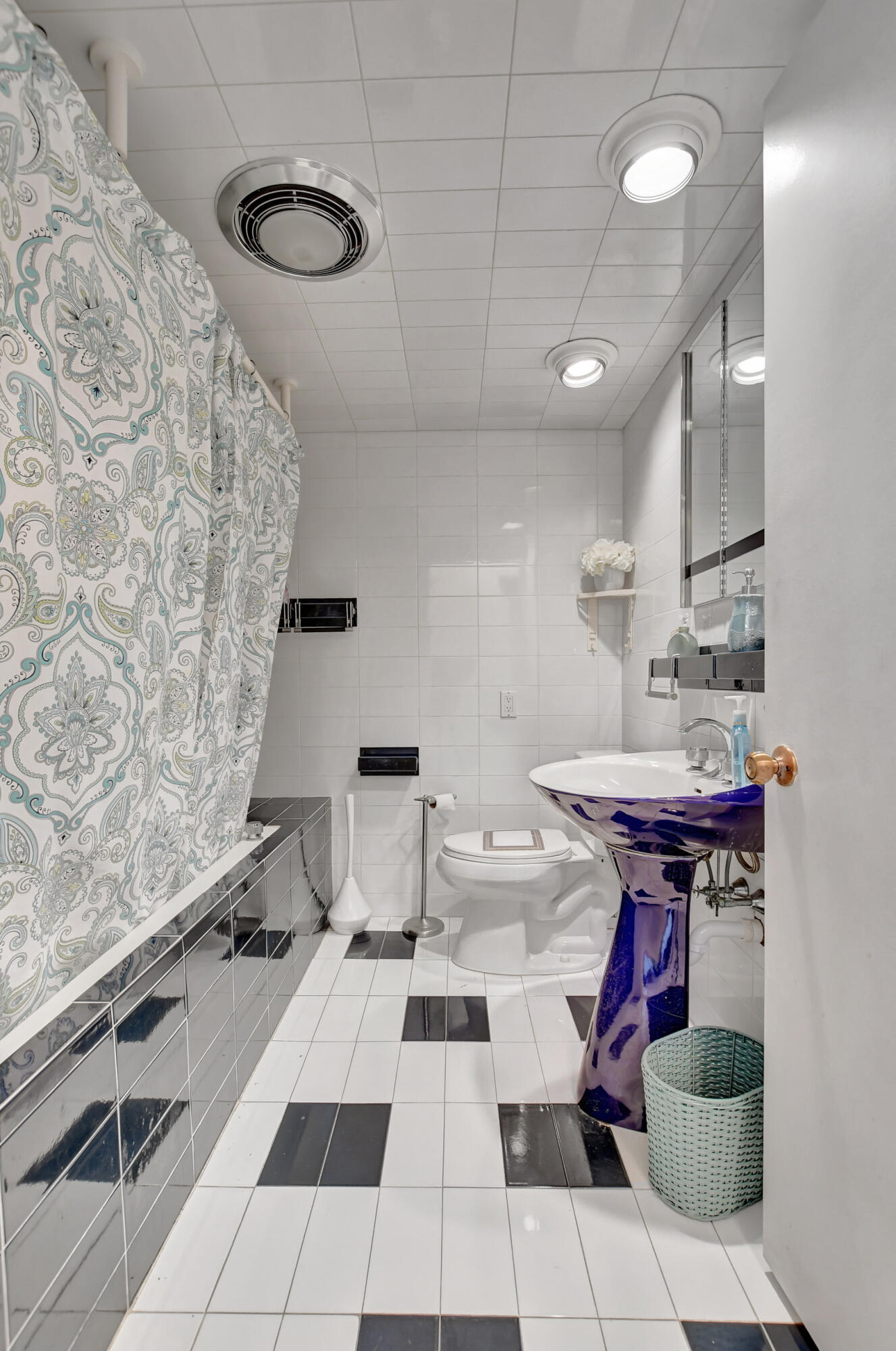 9223 Pecky Cypress Lane 10a