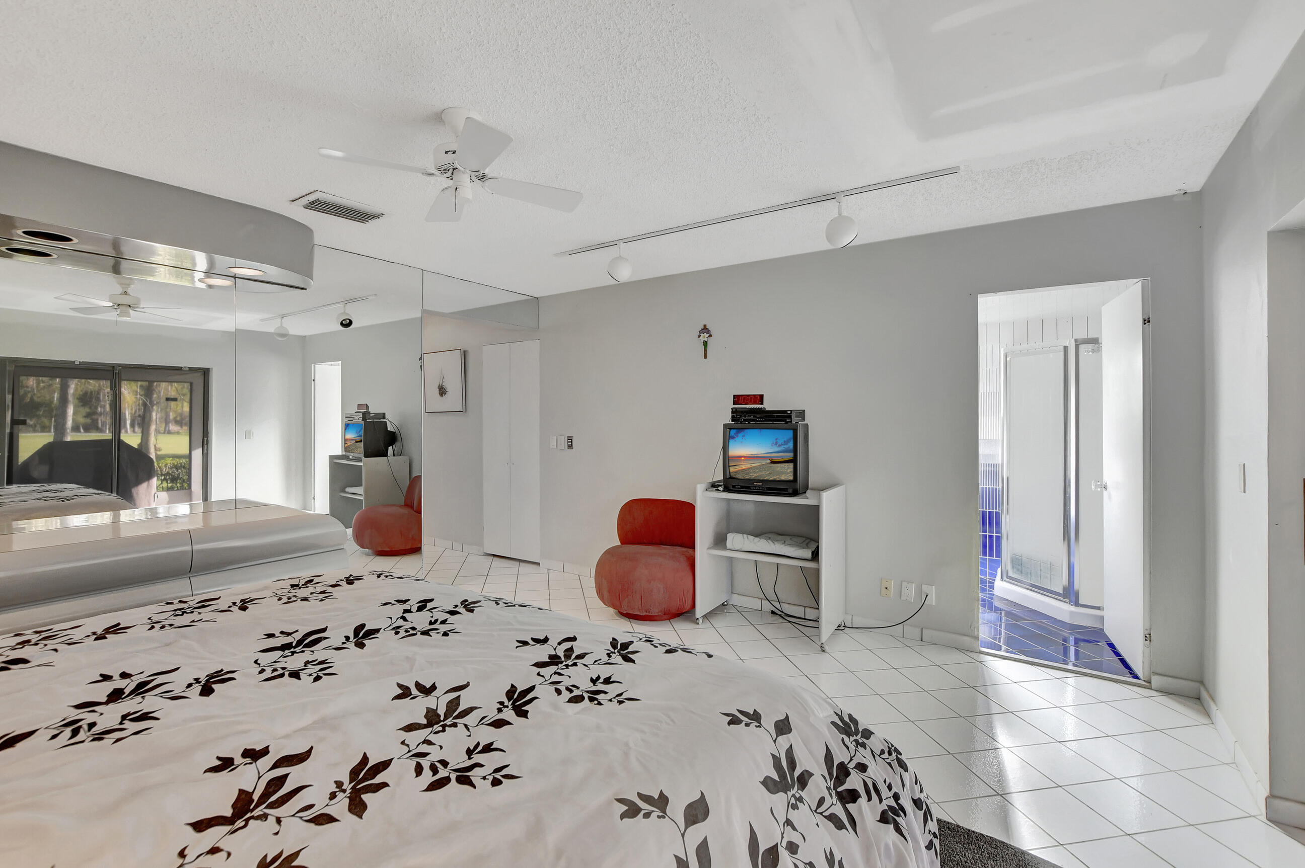 9223 Pecky Cypress Lane 10a