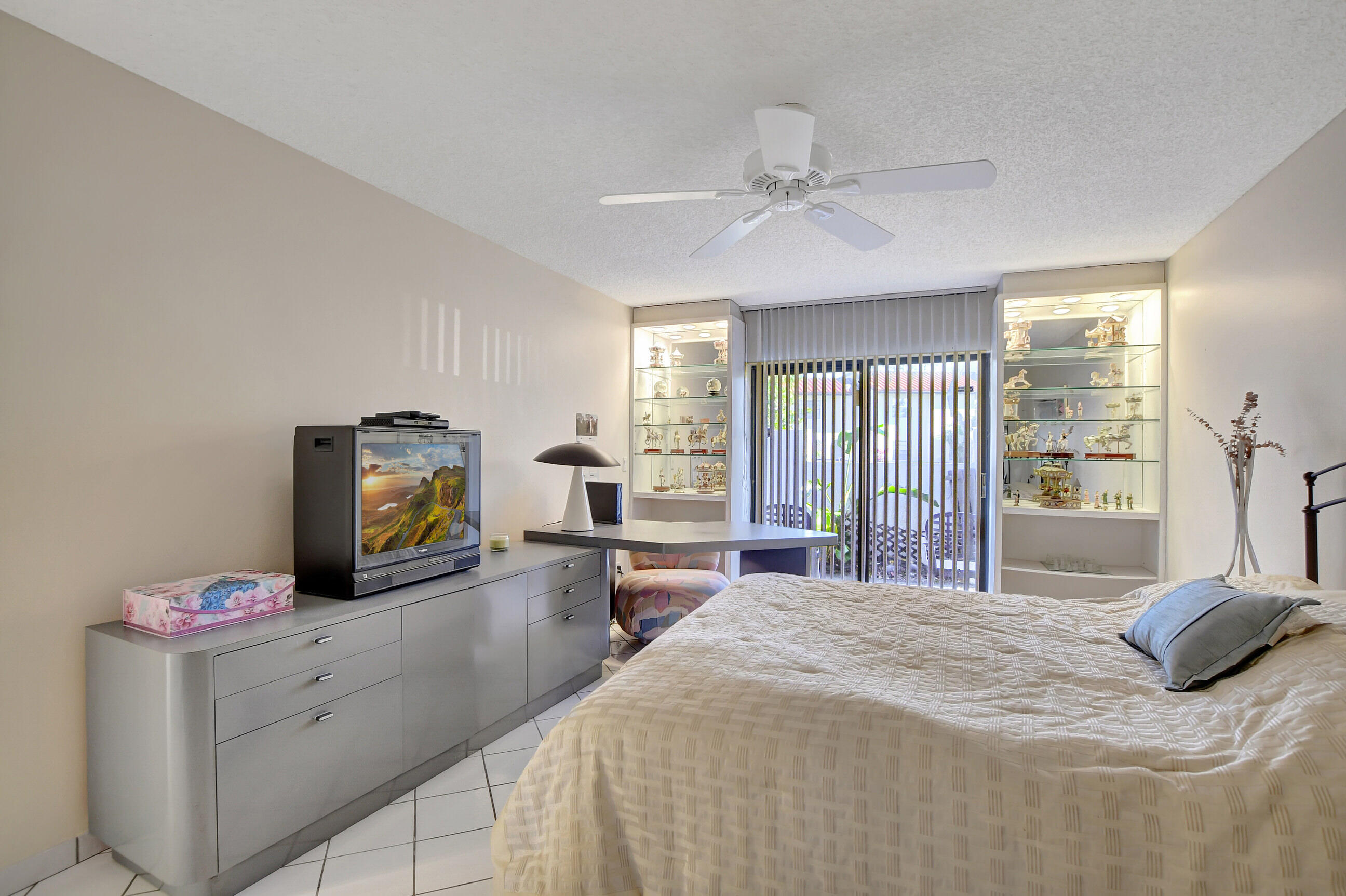 9223 Pecky Cypress Lane 10a