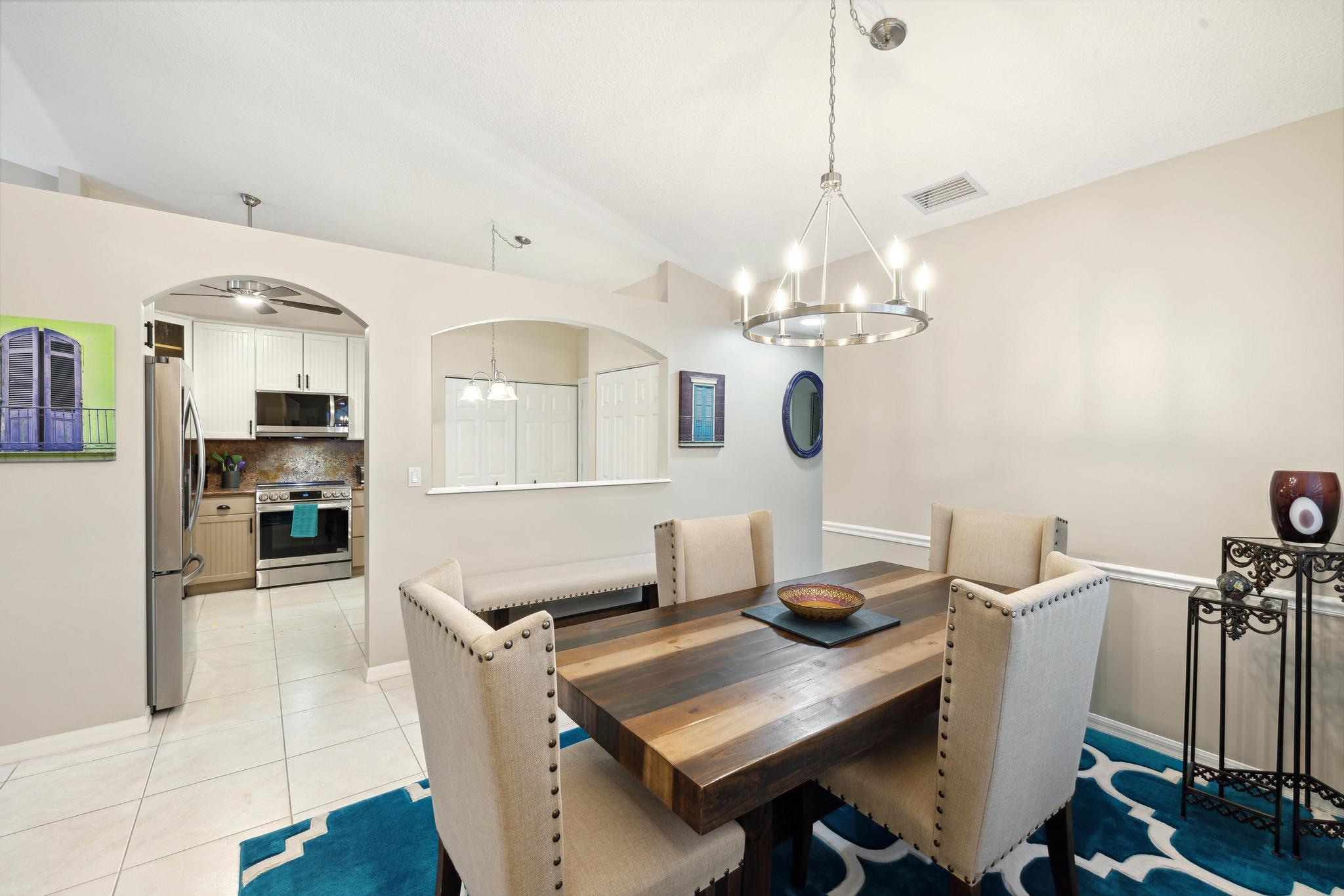 6137 Petunia Road