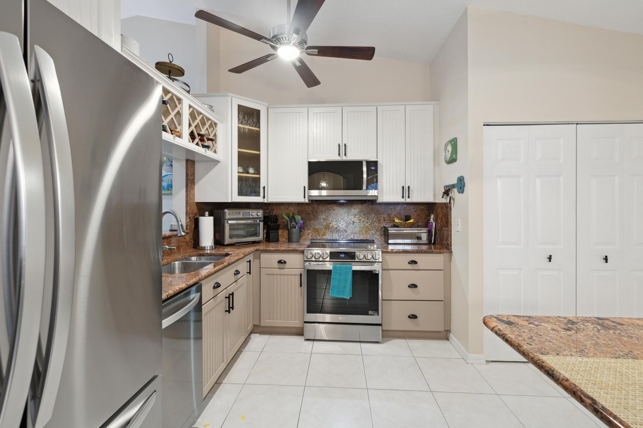 6137 Petunia Road