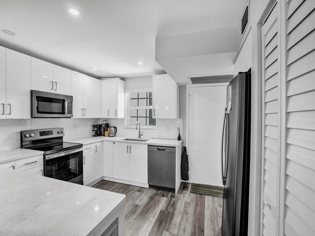 775 Jeffery Street 5-204