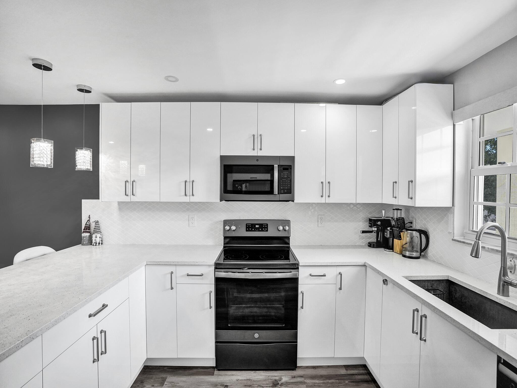 775 Jeffery Street 5-204