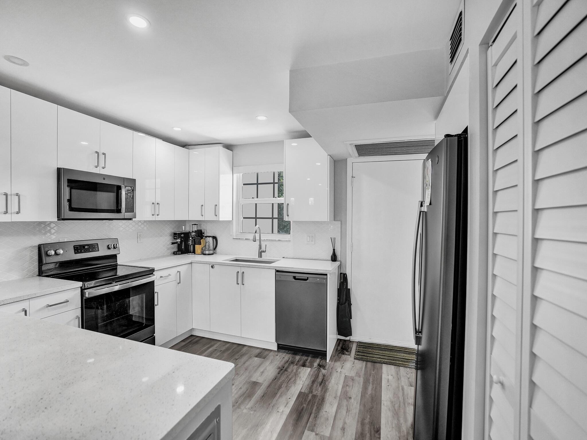 775 Jeffery Street 5-204