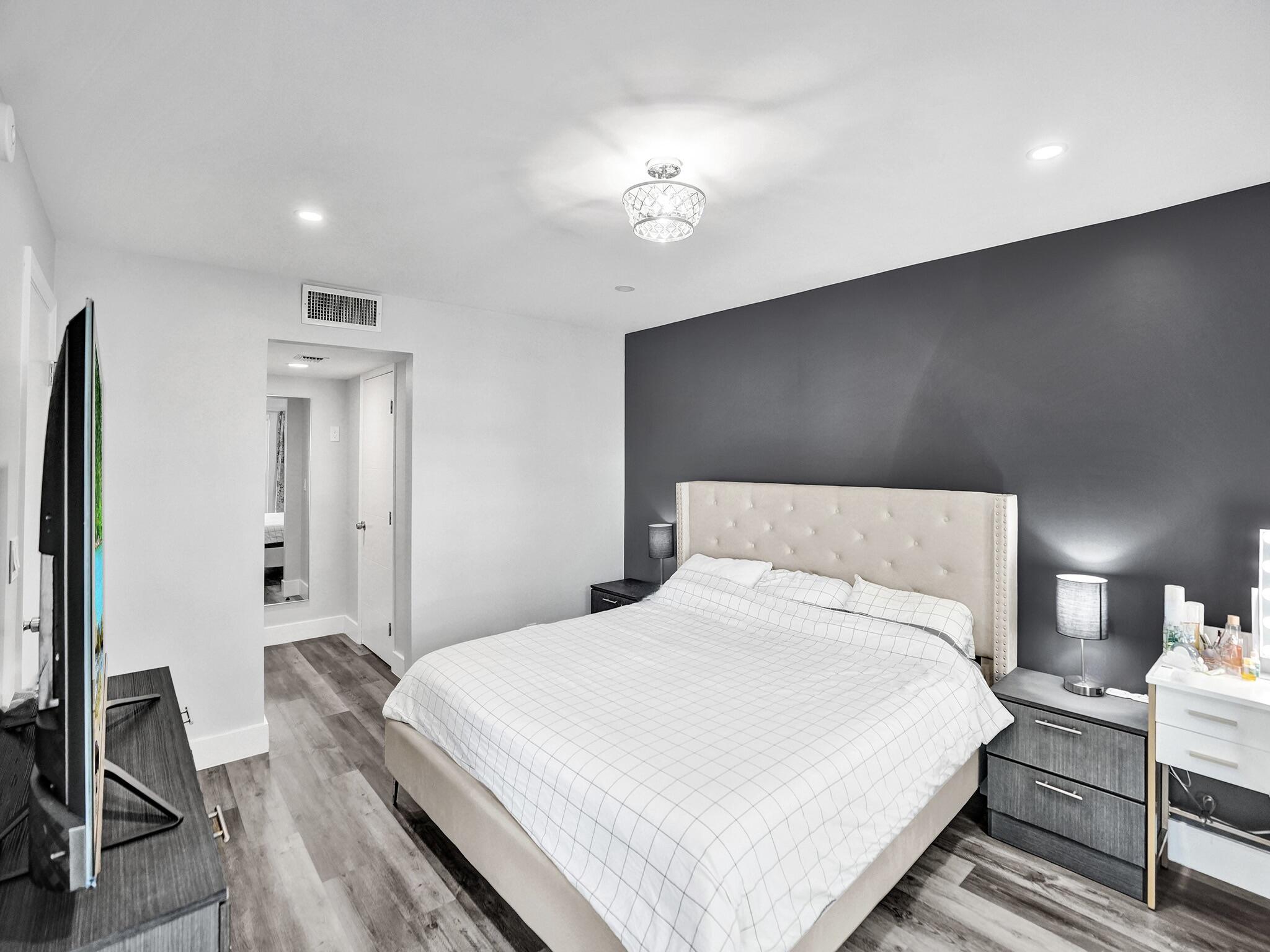 775 Jeffery Street 5-204