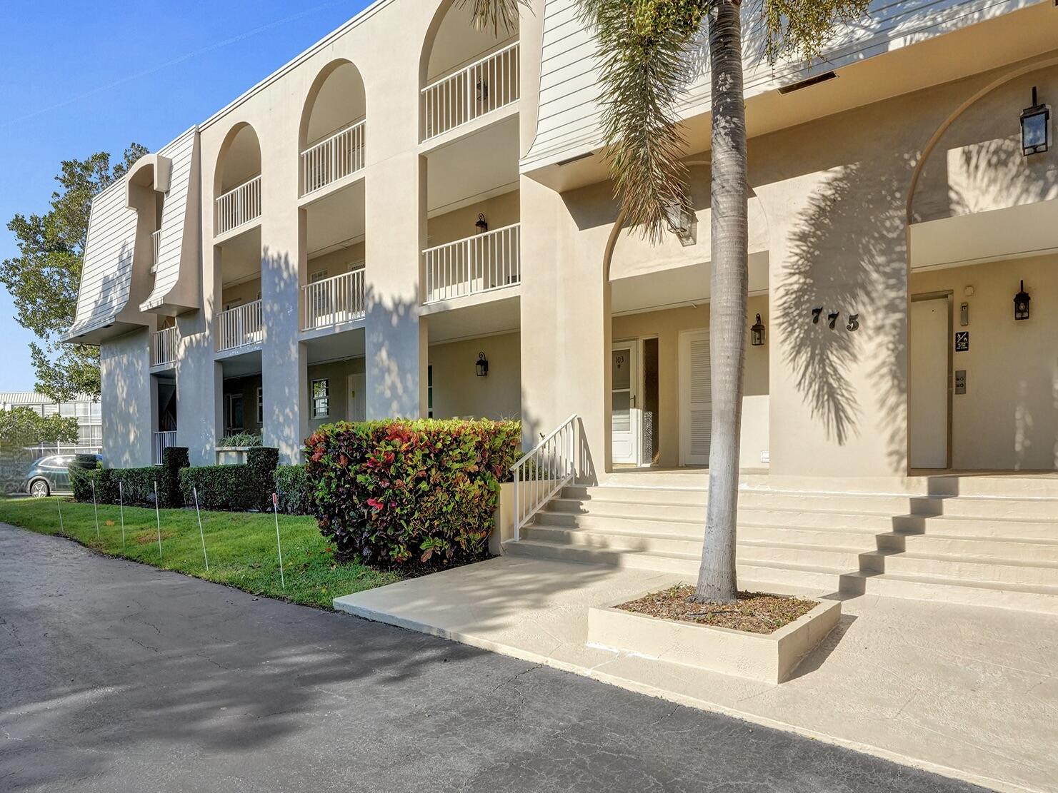 775 Jeffery Street 5-204