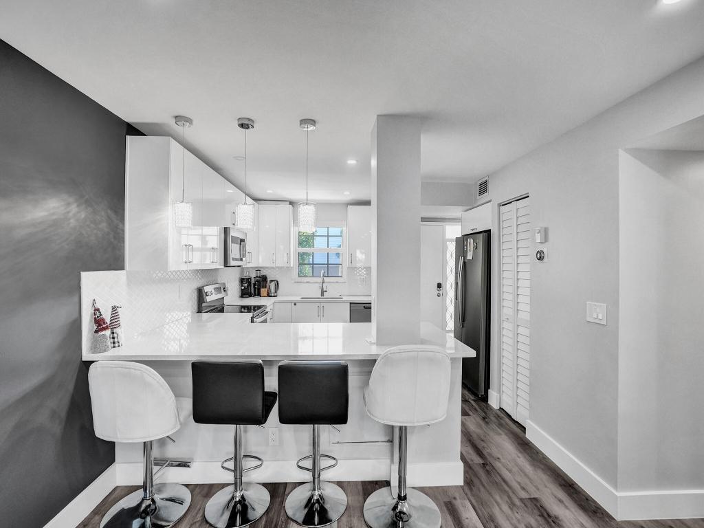 775 Jeffery Street 5-204