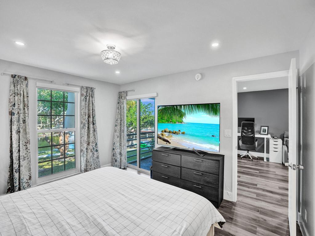 775 Jeffery Street 5-204