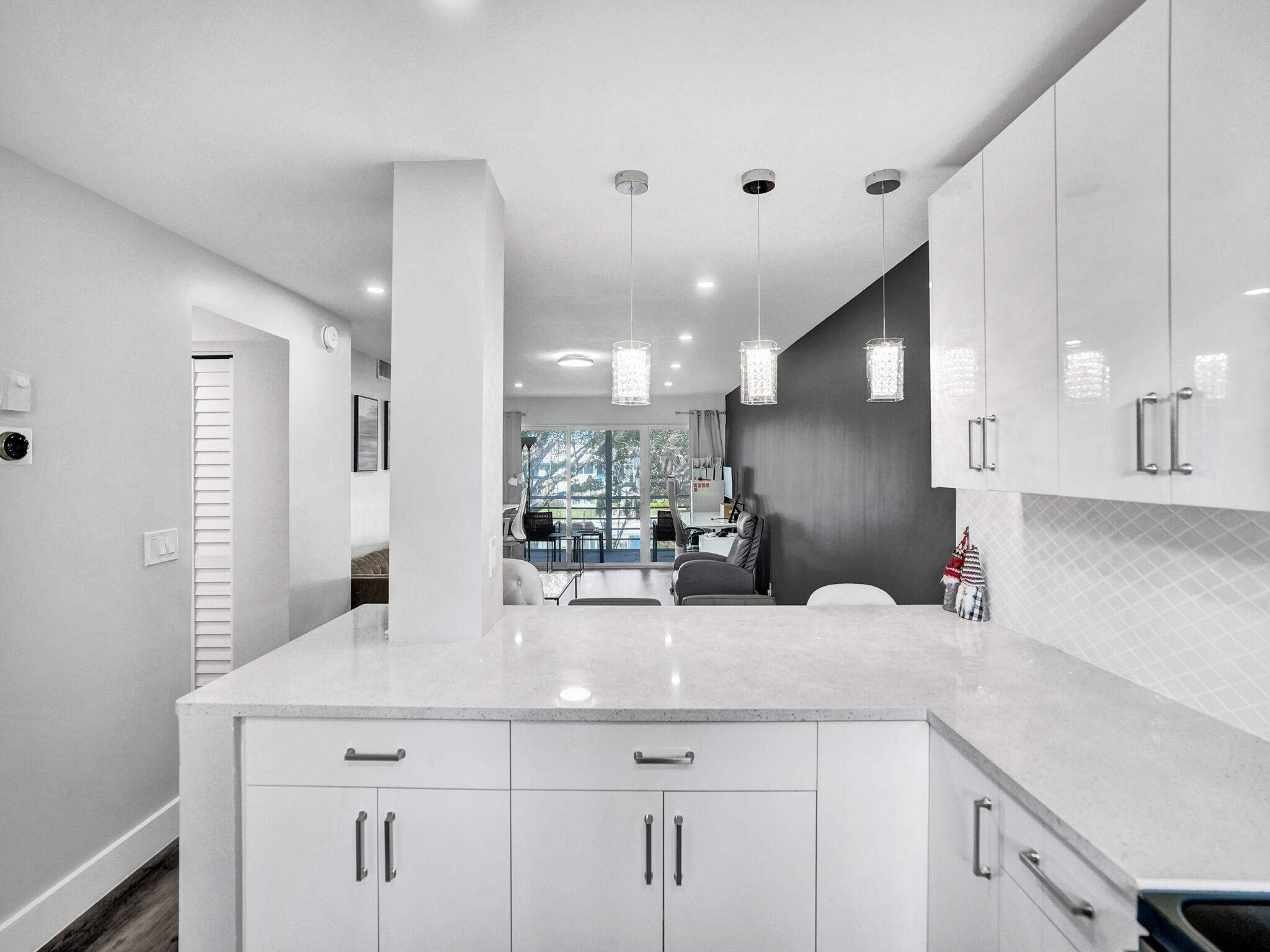 775 Jeffery Street 5-204