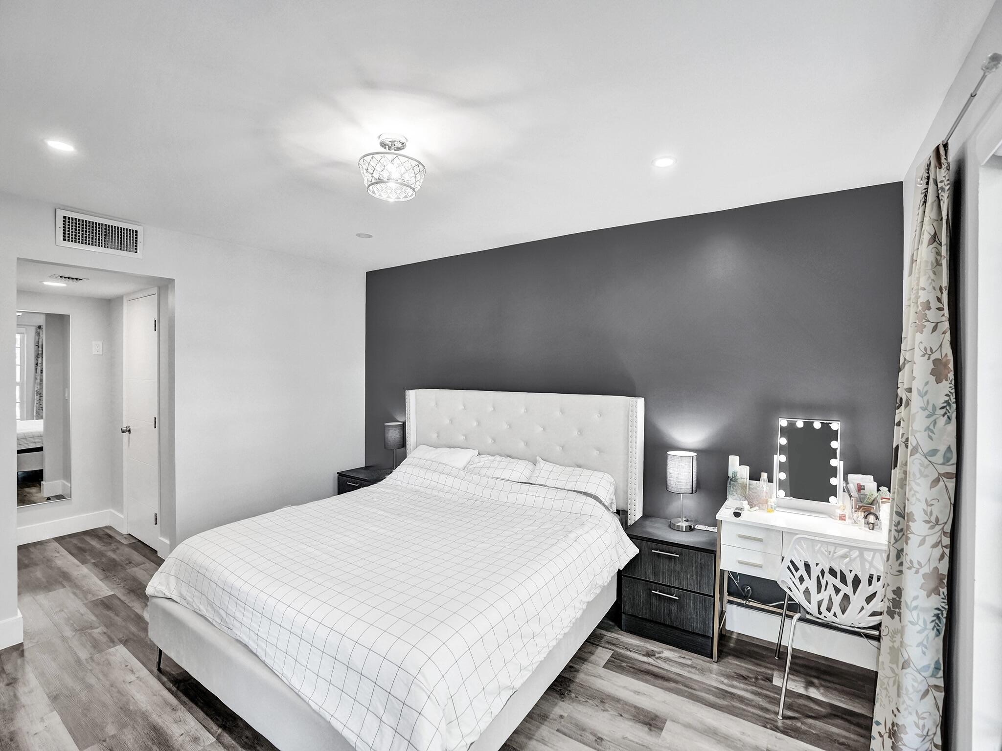 775 Jeffery Street 5-204