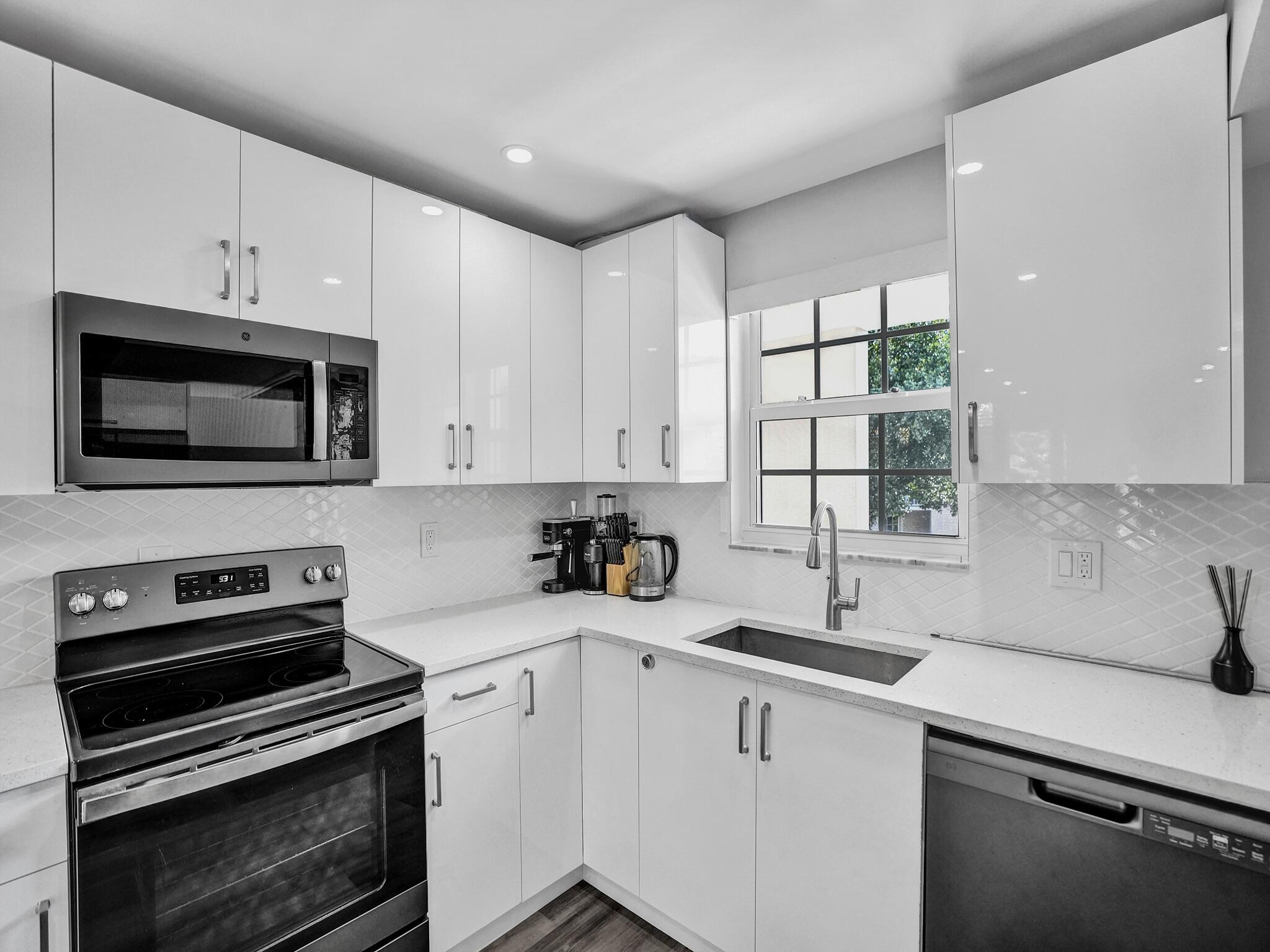 775 Jeffery Street 5-204