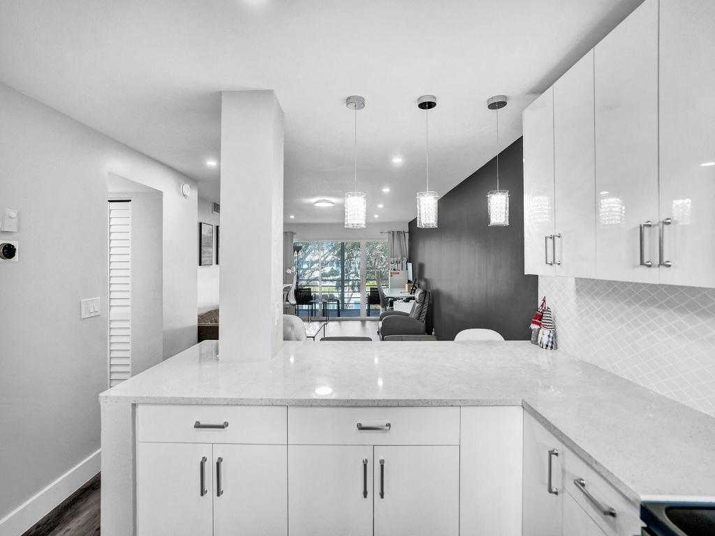 775 Jeffery Street 5-204