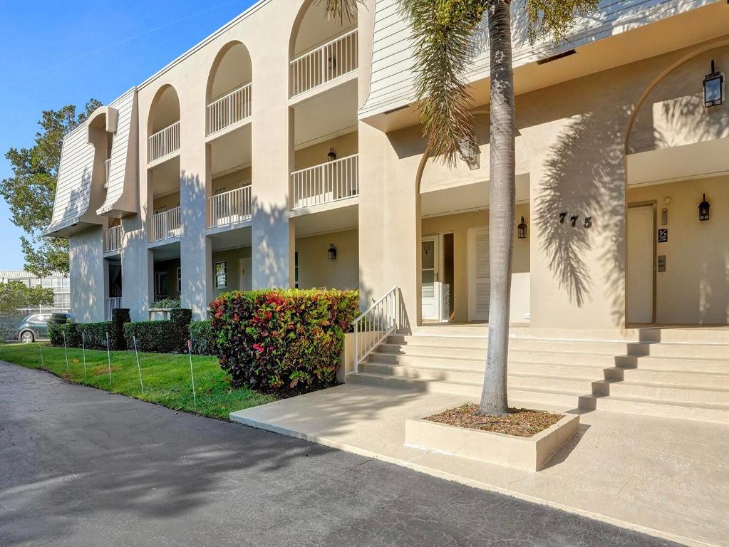 775 Jeffery Street 5-204