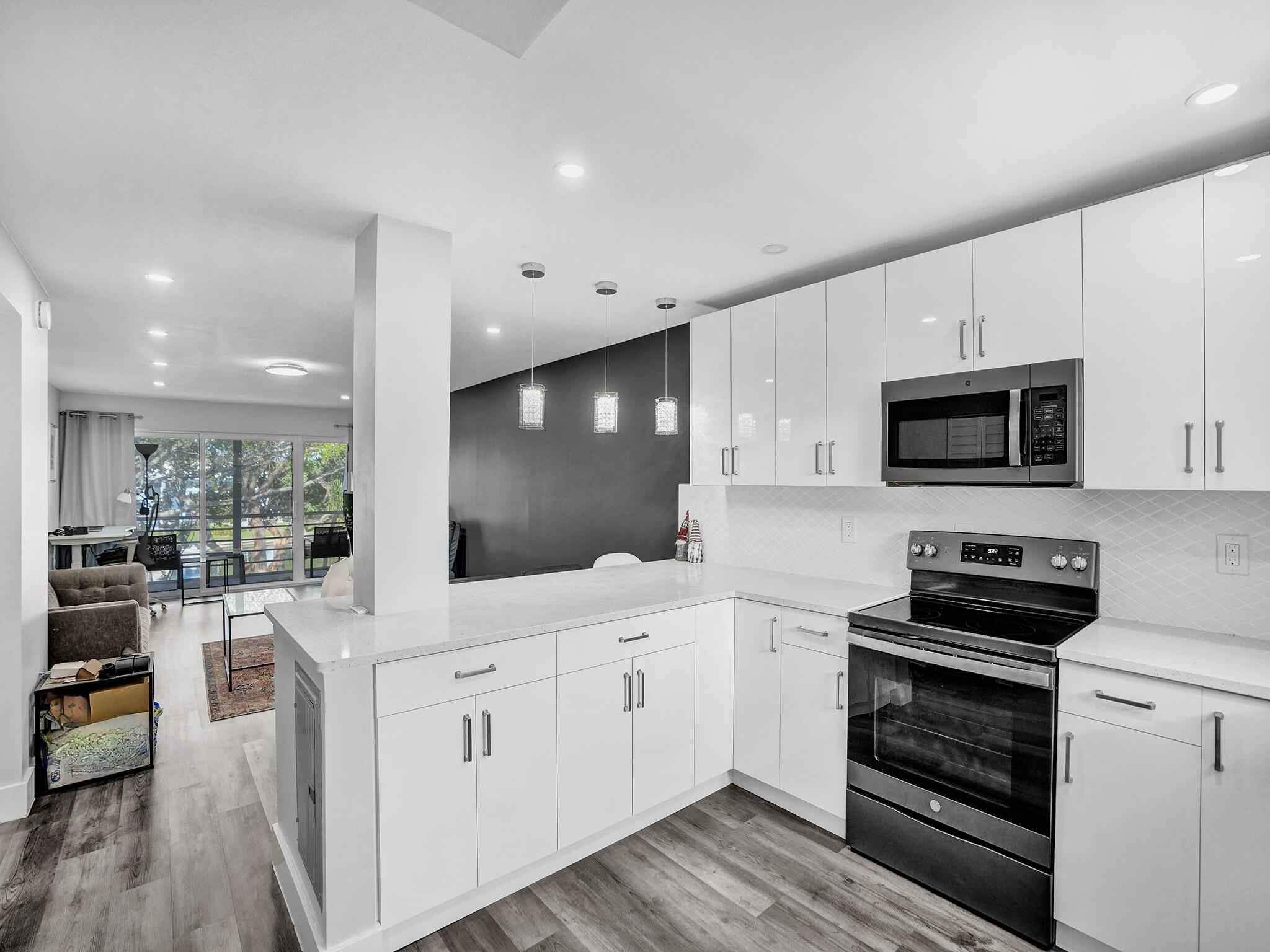 775 Jeffery Street 5-204