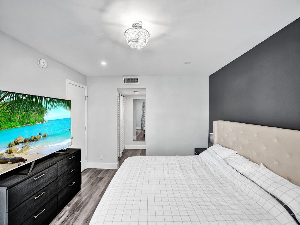 775 Jeffery Street 5-204