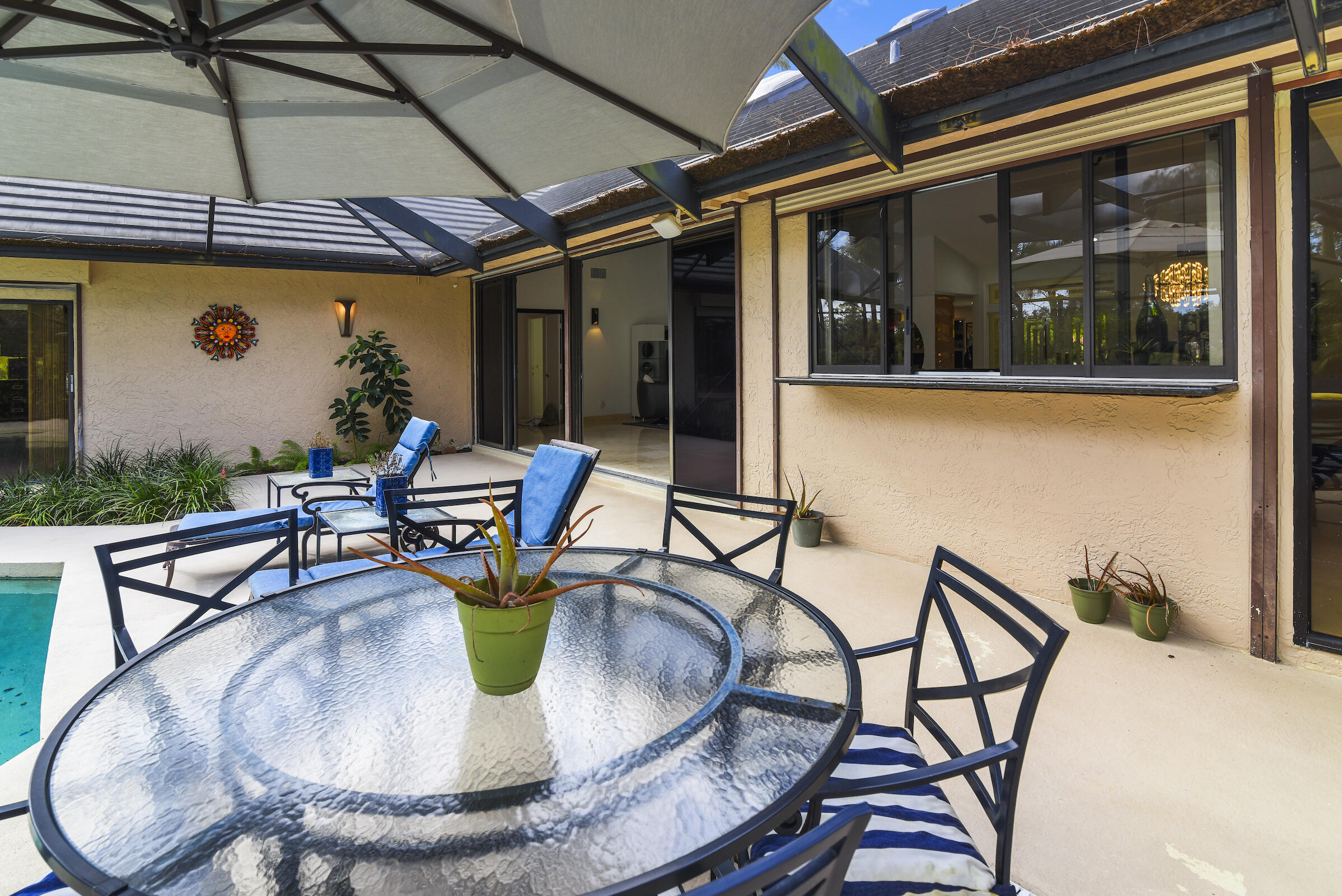 4372 Bocaire Boulevard