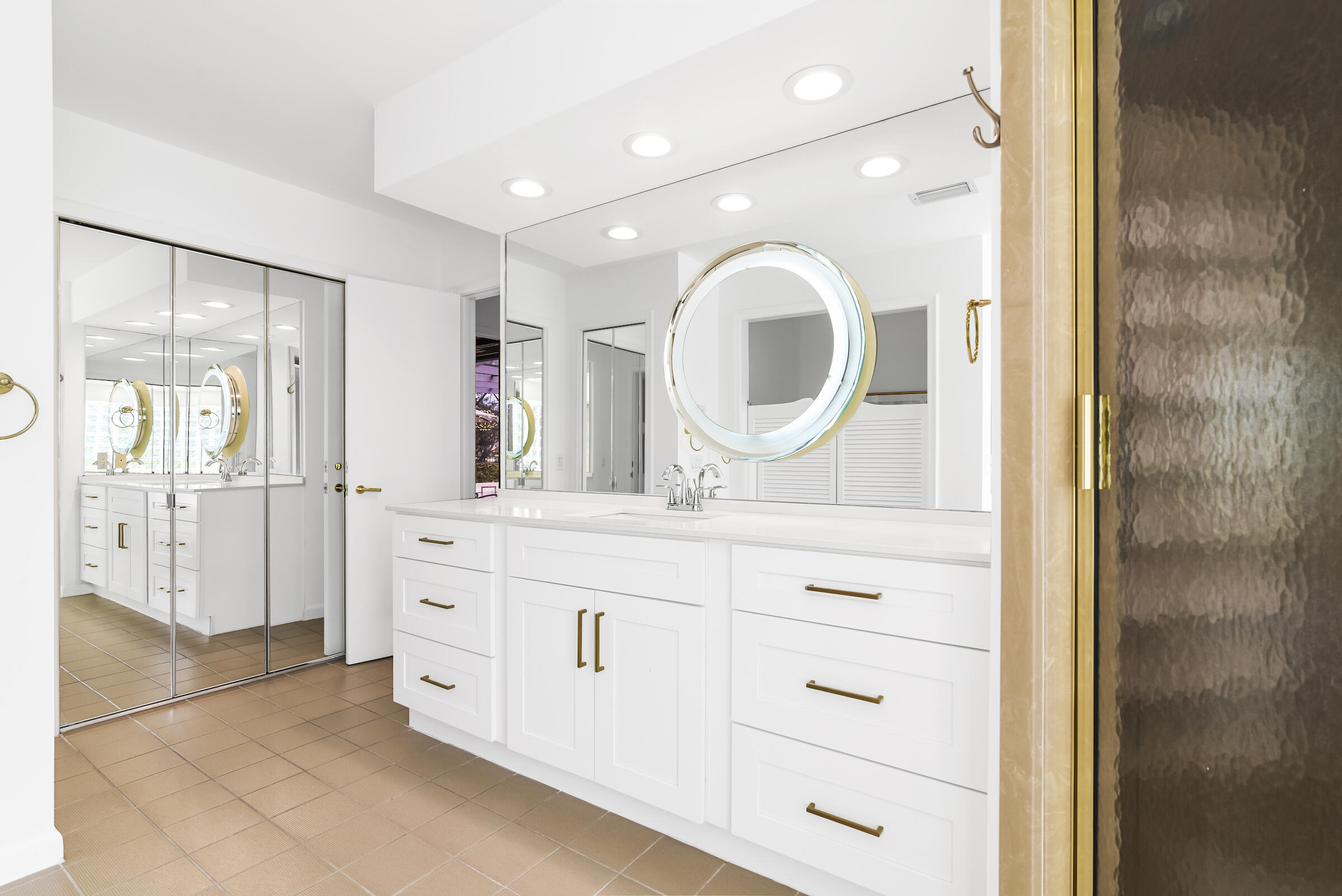 4372 Bocaire Boulevard