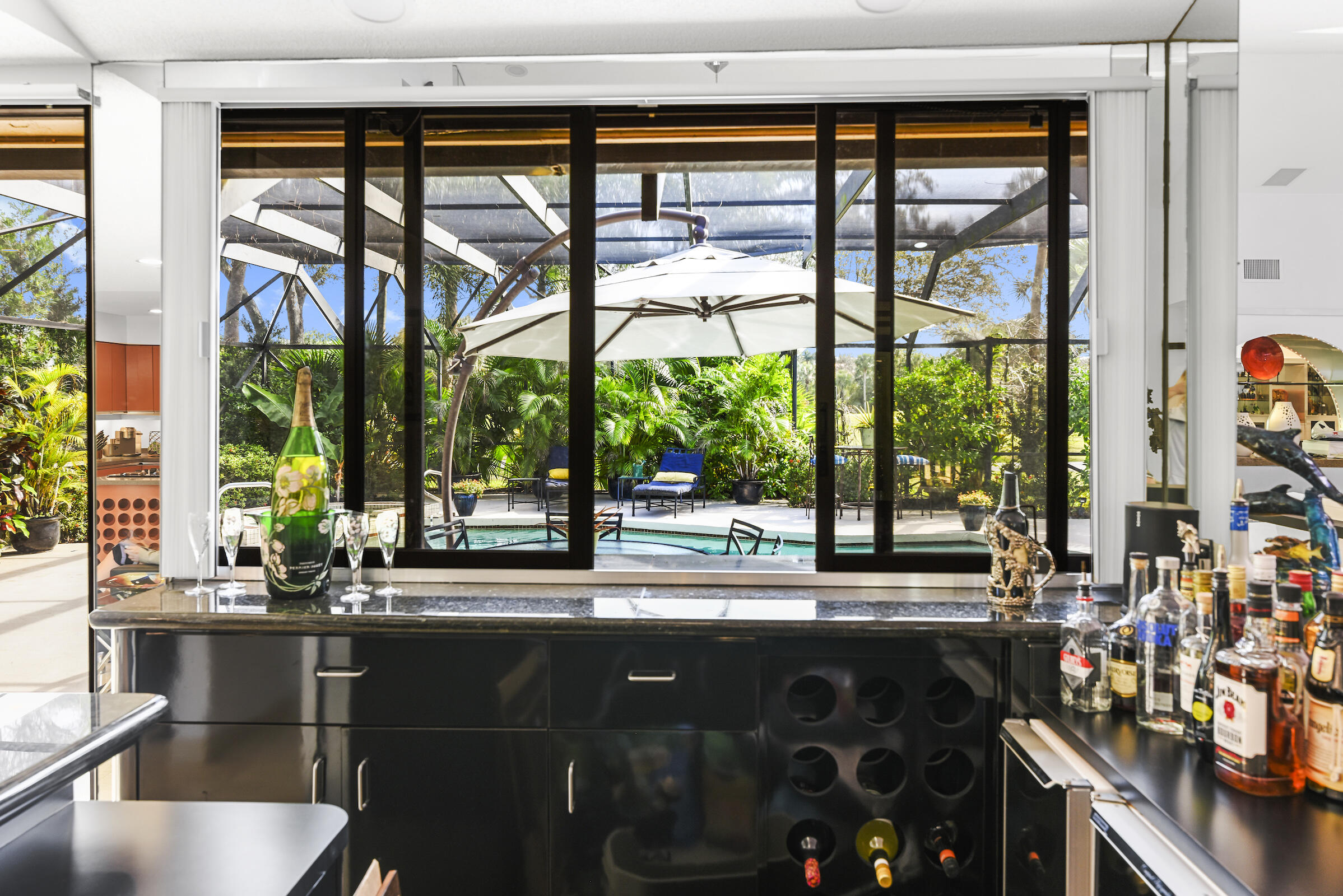 4372 Bocaire Boulevard