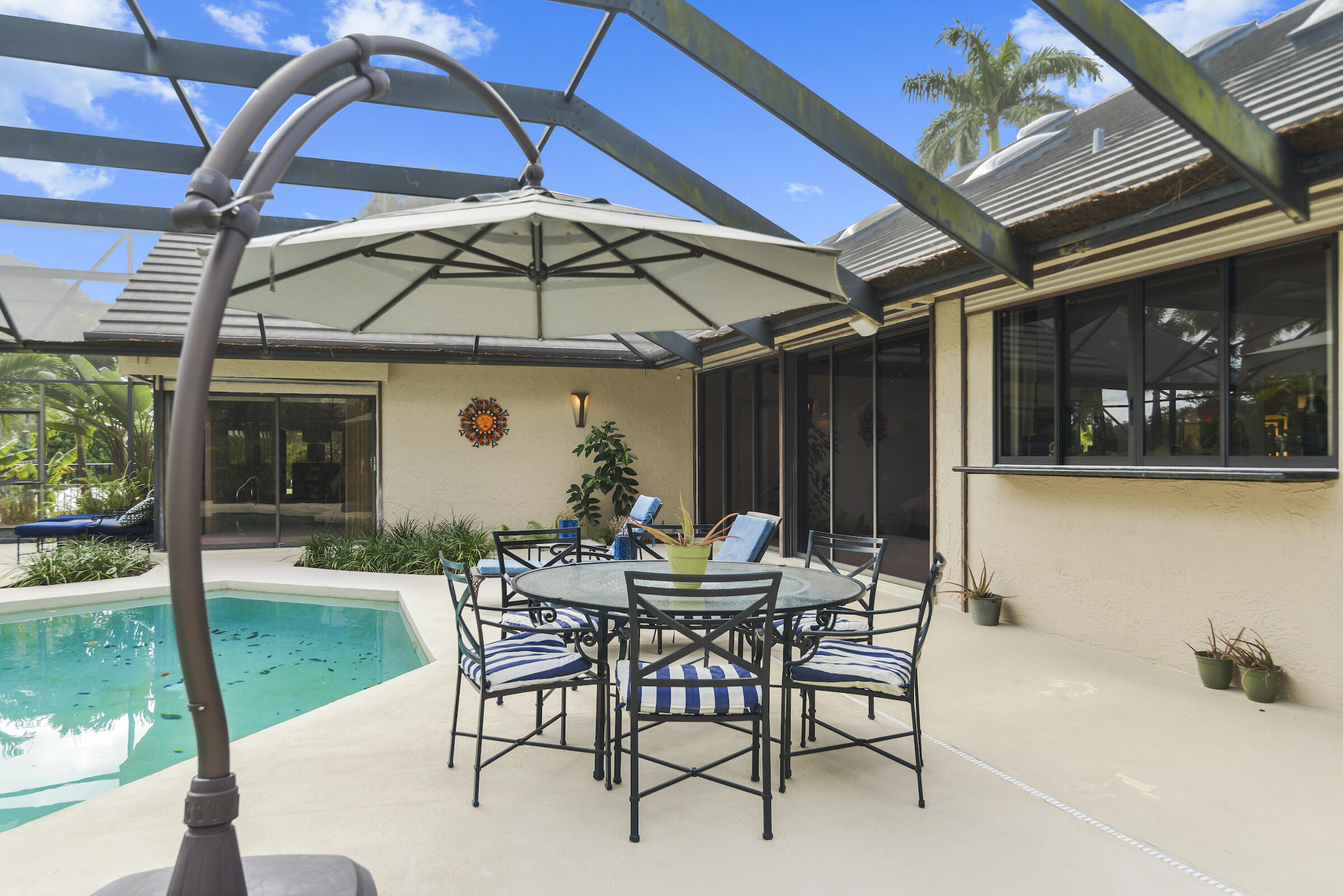 4372 Bocaire Boulevard