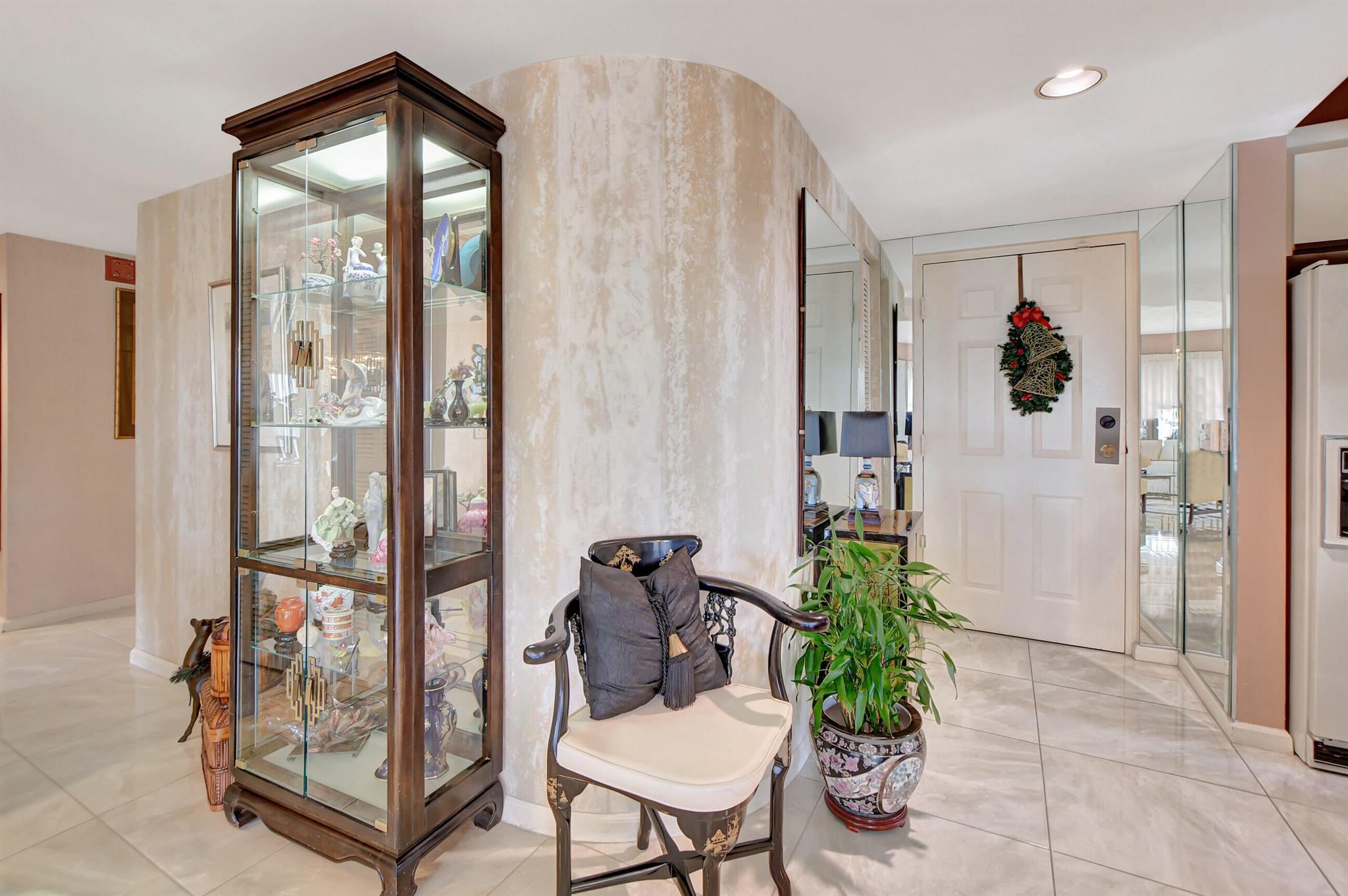 7507 La Paz Boulevard 401