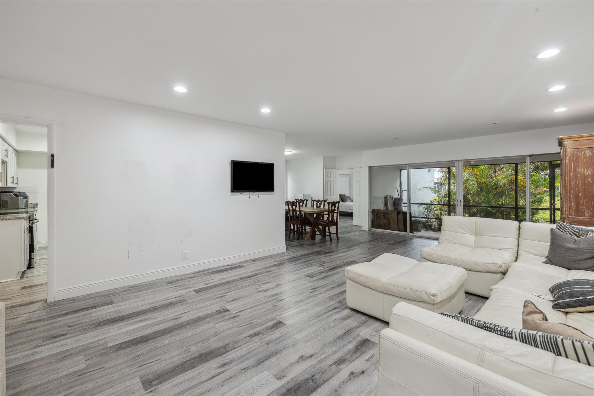 6165 Old Court Road 123