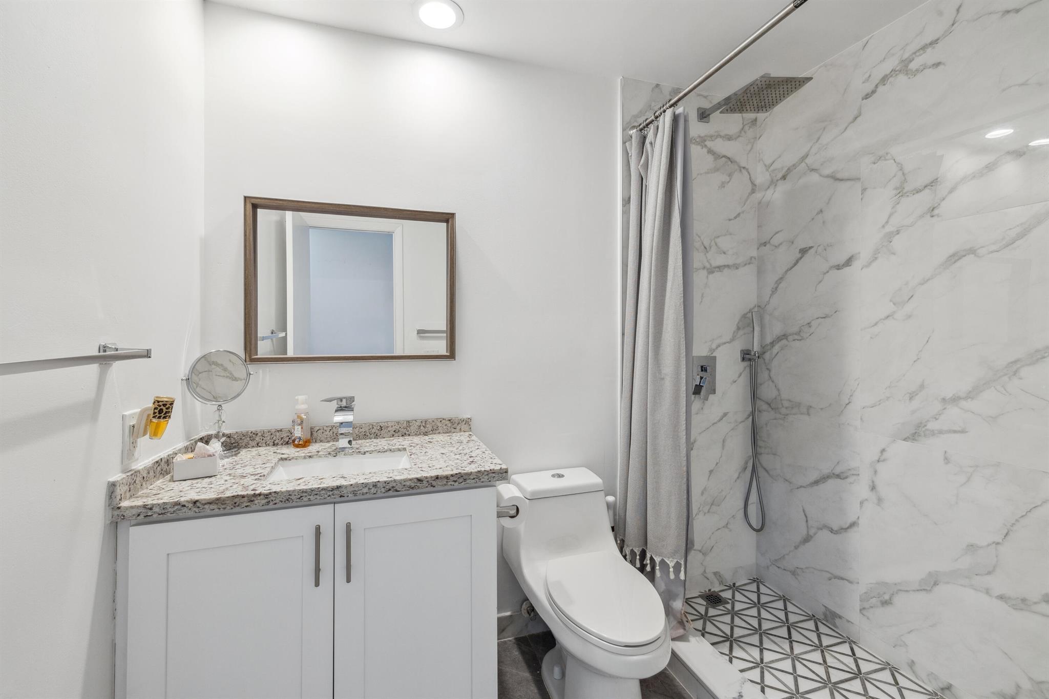 6165 Old Court Road 123