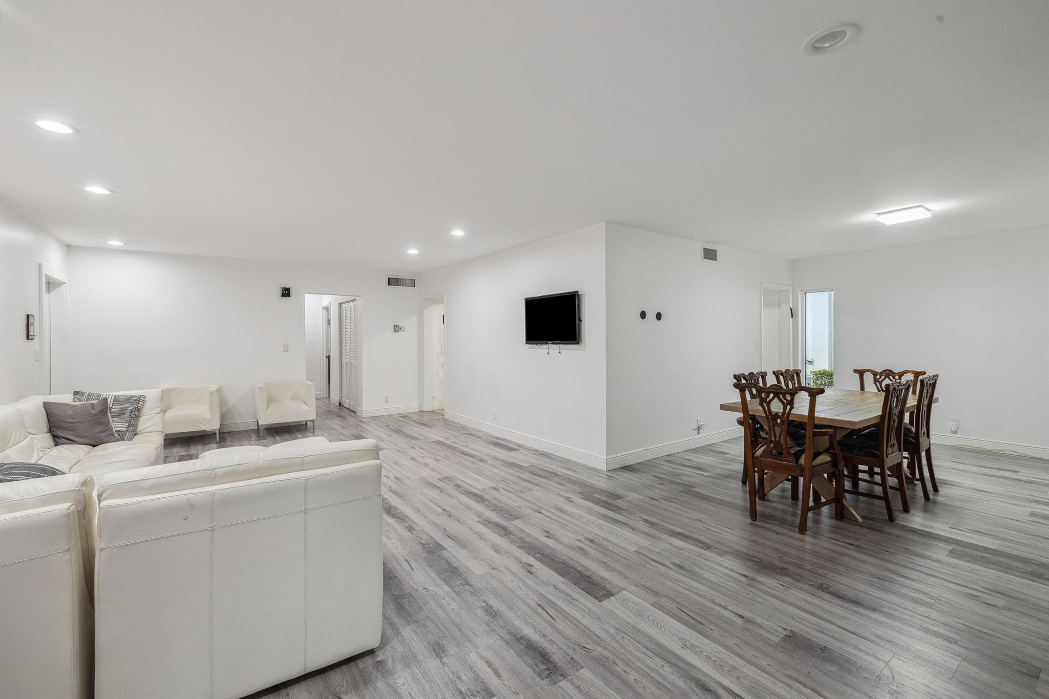 6165 Old Court Road 123