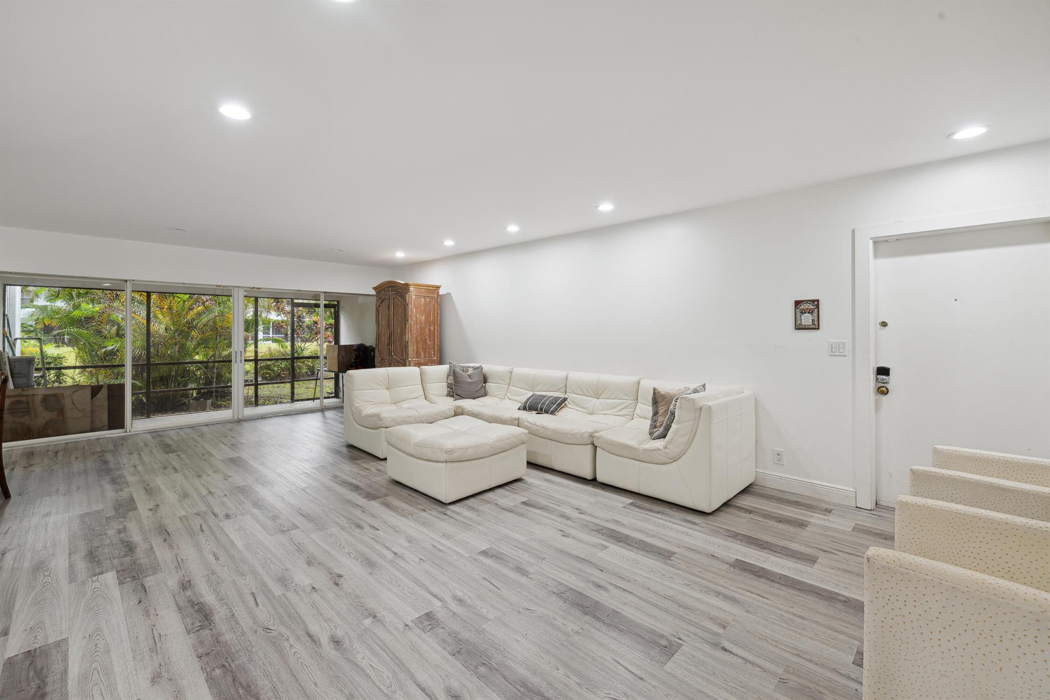 6165 Old Court Road 123