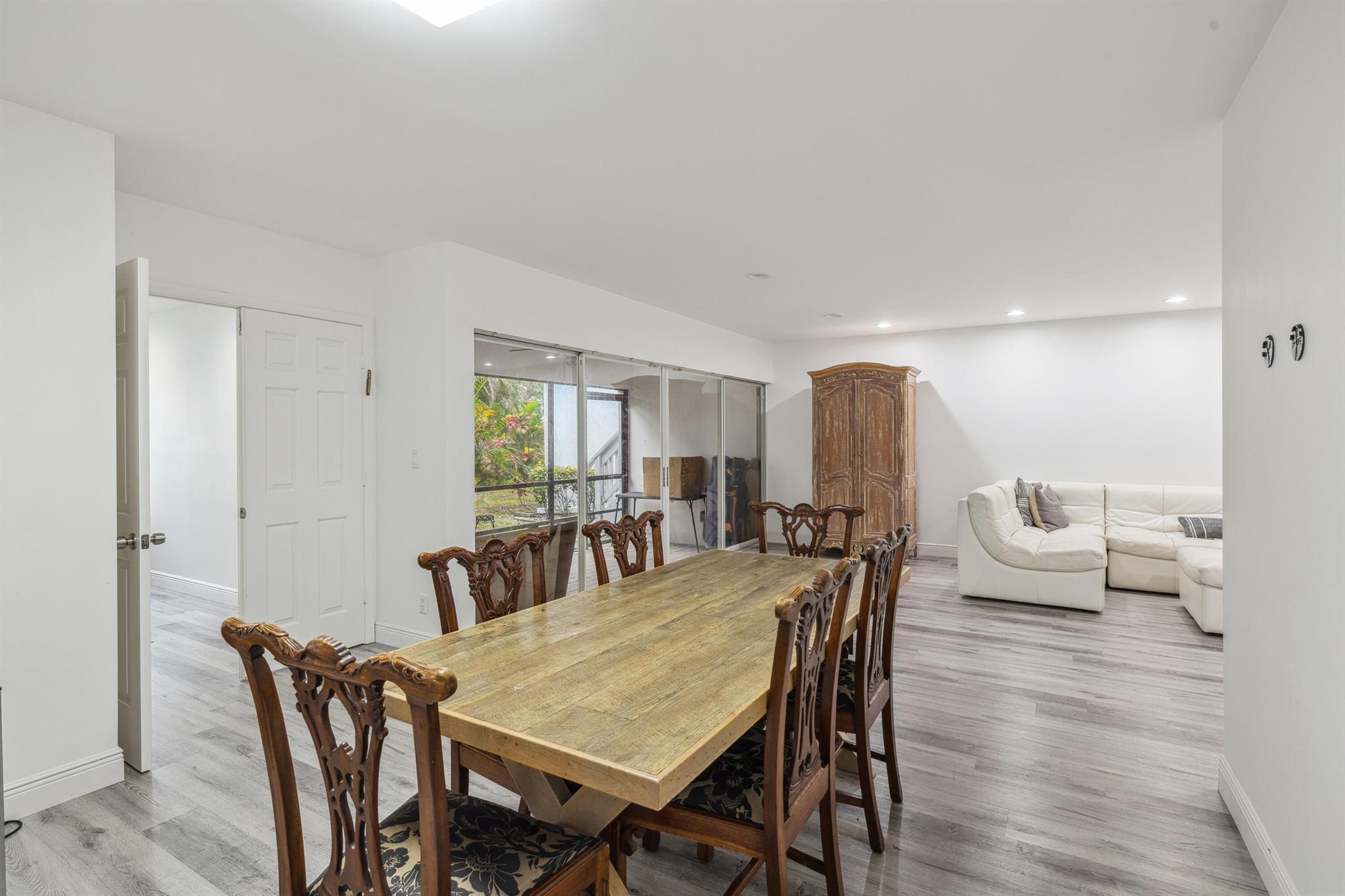 6165 Old Court Road 123