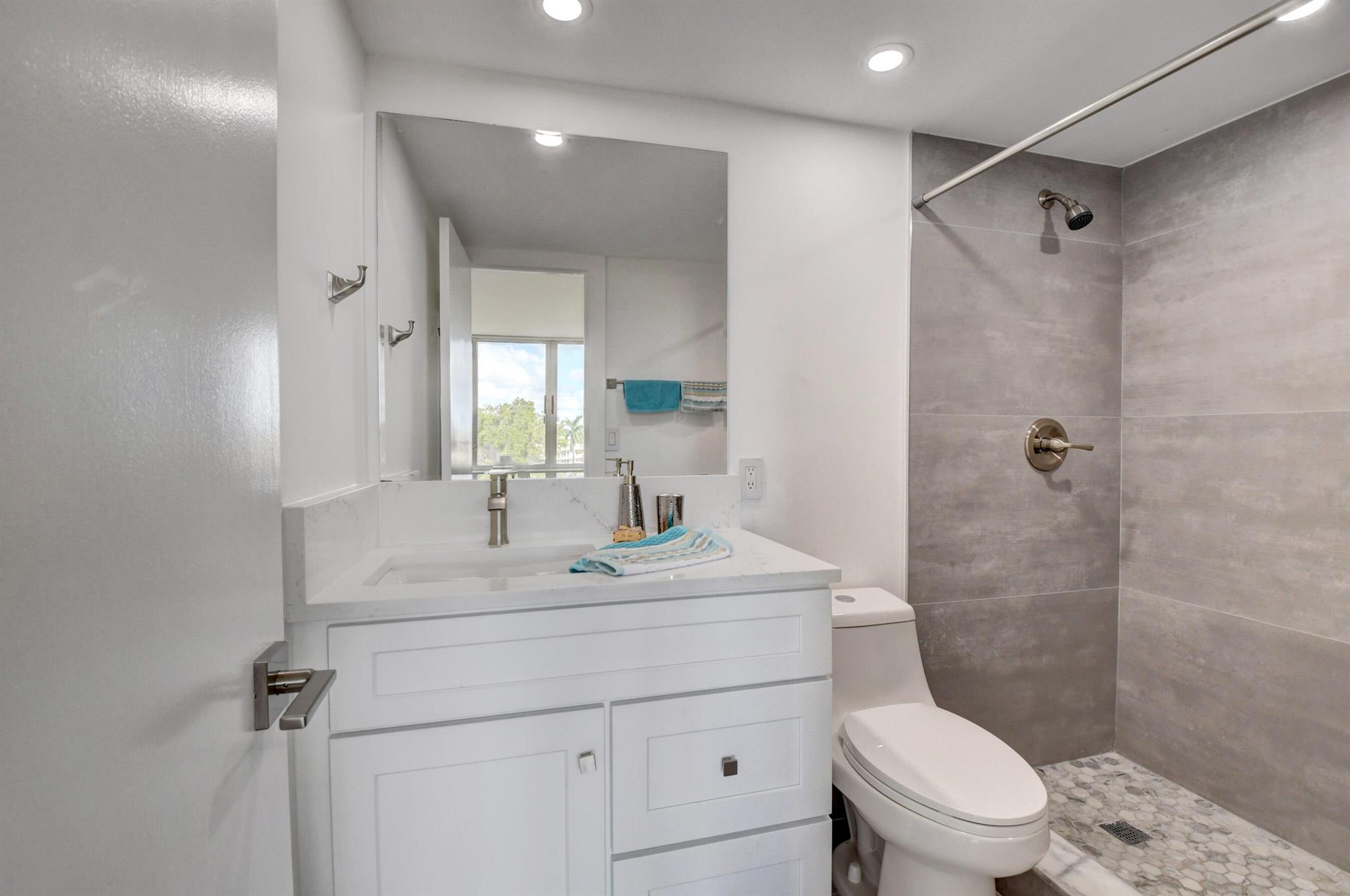 1401 S Federal Hwy Highway 215