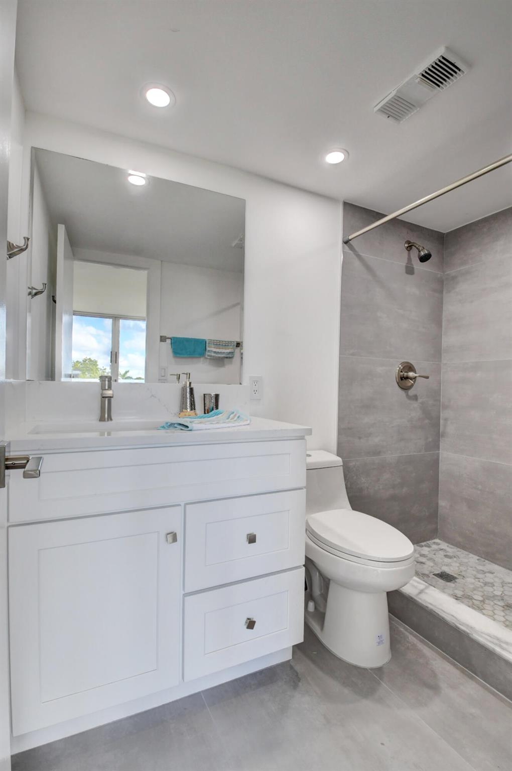 1401 S Federal Hwy Highway 215